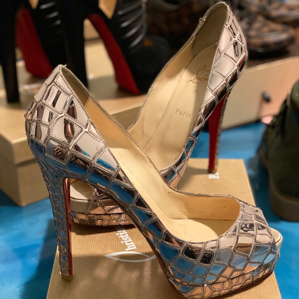 Sobek 140 crepe satin/sequins